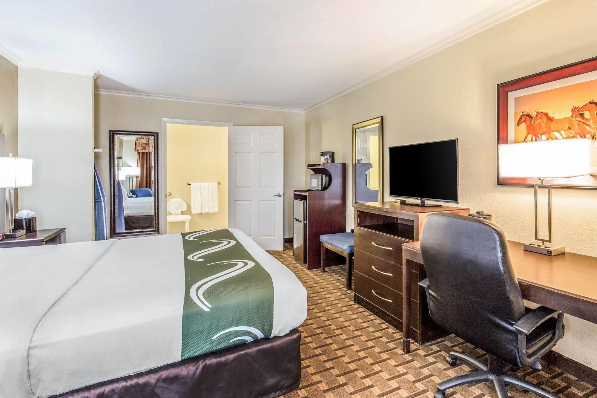 Quality Inn & Suites Abilene Ngoại thất bức ảnh